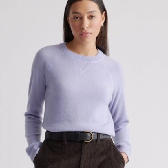 Quince Sweaters - Quince 100% super soft cashmere crew neck sweater Size M lavender purple